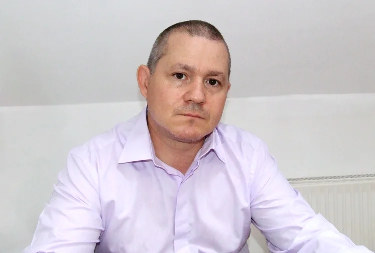 Simboluri Ascunse într-un Joc Global de Putere și Control